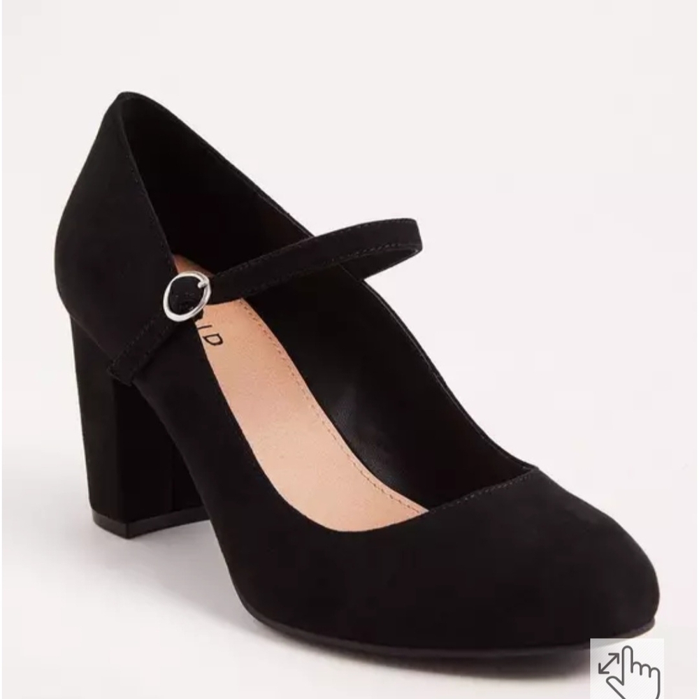 Black Heels with Chunky Heel and Mary Jane Style